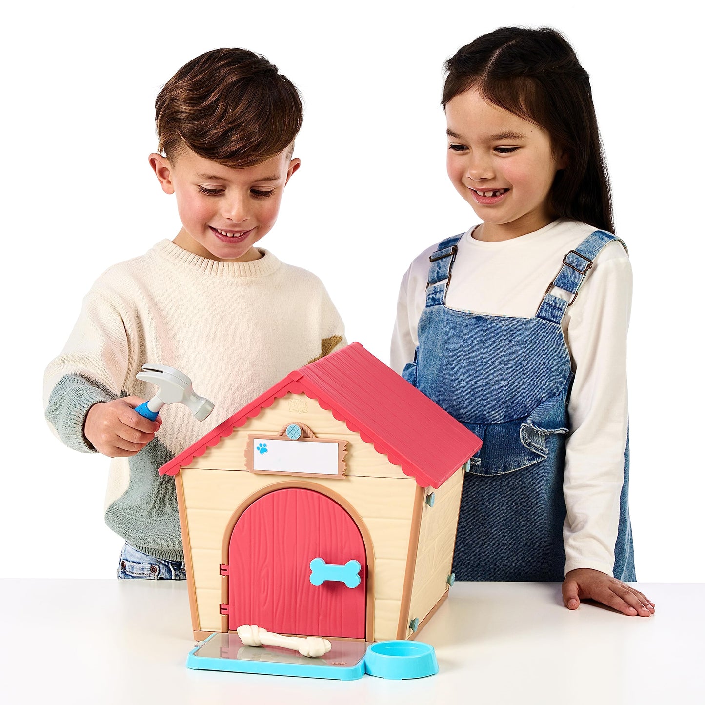 Little Live Pets My Kitty's Home | Interactive Plush Toy Kitten & House, Surprise Reveal with 25+ Sounds & Reactions. Build Kitty's Home - Easy Build DIY Home, Batteries Included. for Kids Ages 5+