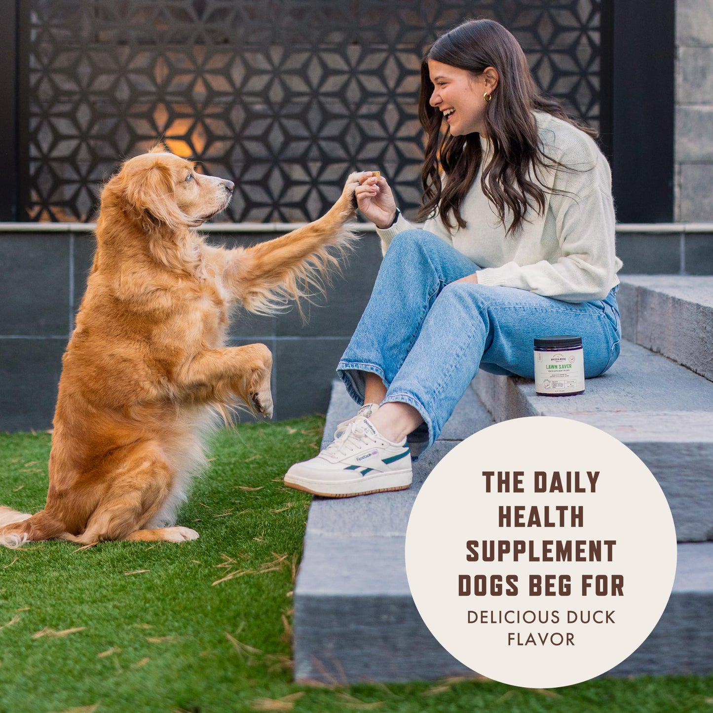 Rocco & Roxie Dog Urine Neutralizer for Lawn, Green Grass Savers for Dog Urine Pee Spots, UTI Health & Bladder Control Supplement with D-Mannose, Apple Cider Vinegar & DL-Methionine, 90ct Soft Chews